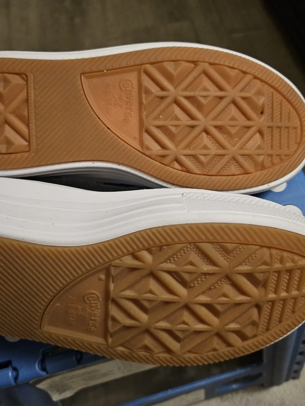 Converse Black & White  Low Top Platform  Sneakers - Picture 4 of 4